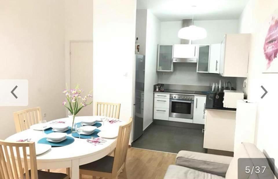Astoria Metro Apartment Budapest Exteriör bild